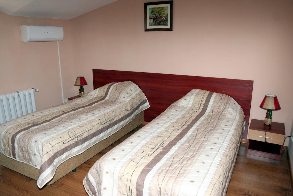 Interrum Hotel Razgrad Exterior photo