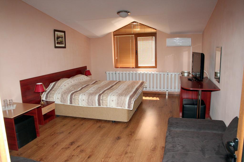 Interrum Hotel Razgrad Room photo